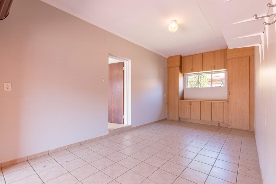 2 Bedroom Property for Sale in Wilro Park Gauteng