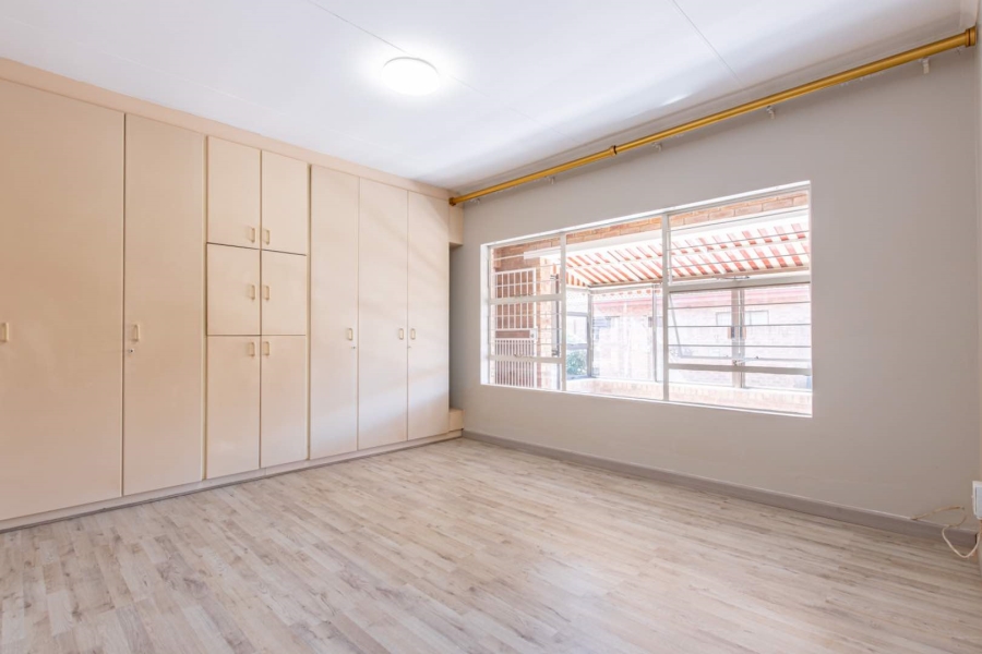 2 Bedroom Property for Sale in Wilro Park Gauteng