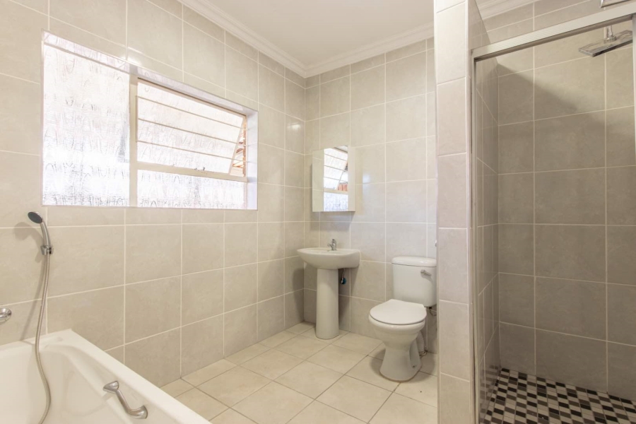 2 Bedroom Property for Sale in Wilro Park Gauteng