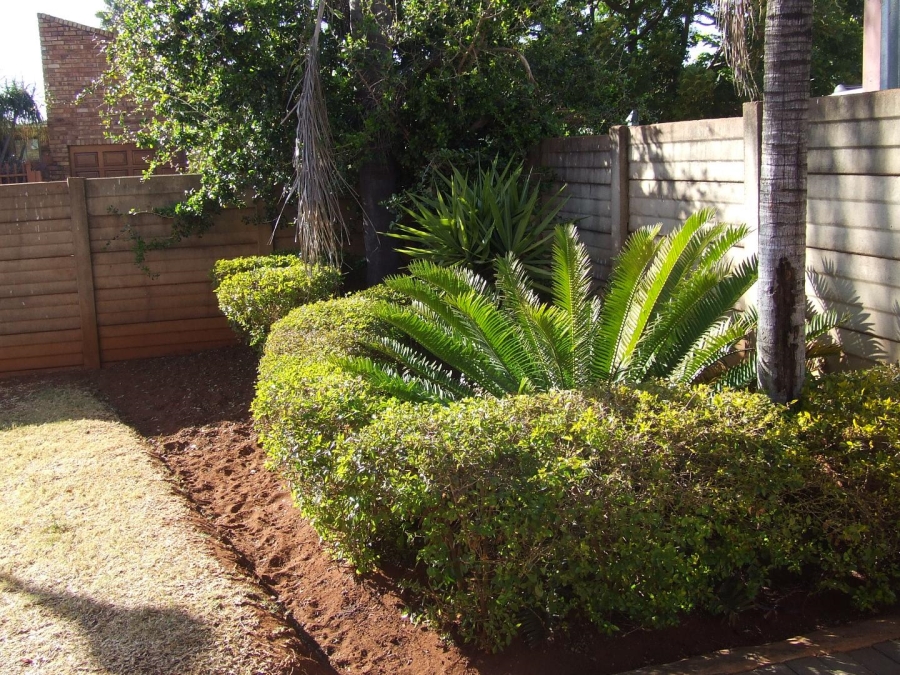 2 Bedroom Property for Sale in Dorandia Gauteng