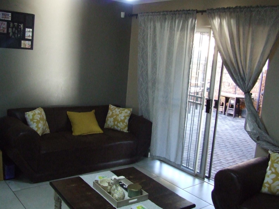 2 Bedroom Property for Sale in Dorandia Gauteng