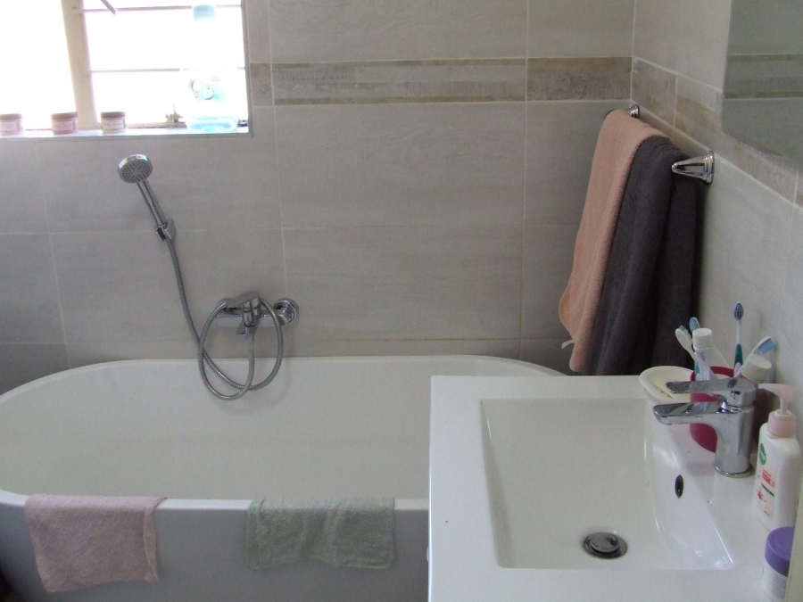 2 Bedroom Property for Sale in Dorandia Gauteng