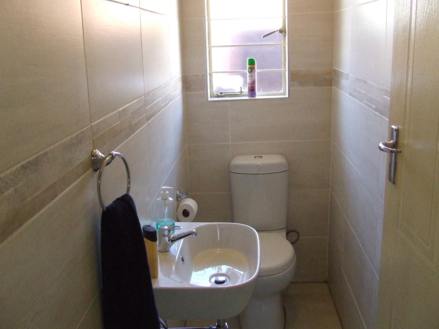 2 Bedroom Property for Sale in Dorandia Gauteng
