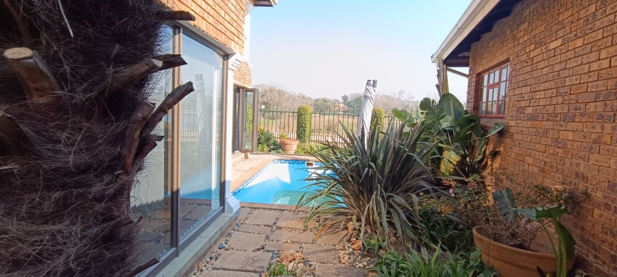4 Bedroom Property for Sale in Blue Gill Estate Gauteng