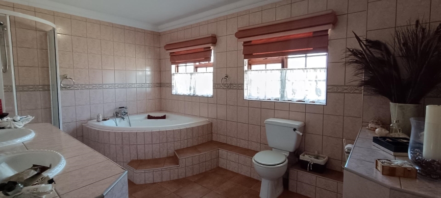 4 Bedroom Property for Sale in Blue Gill Estate Gauteng
