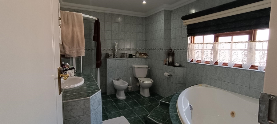 4 Bedroom Property for Sale in Blue Gill Estate Gauteng