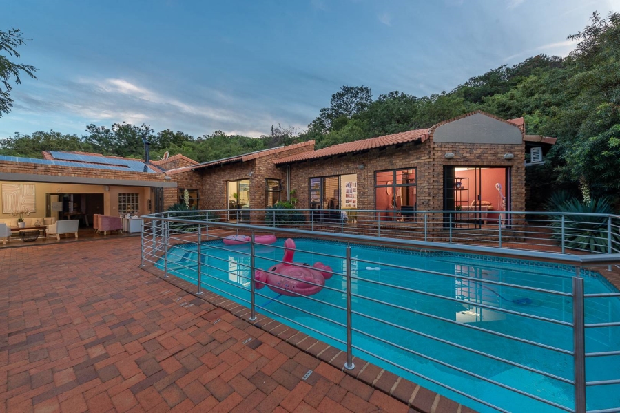 5 Bedroom Property for Sale in Glenvista Gauteng