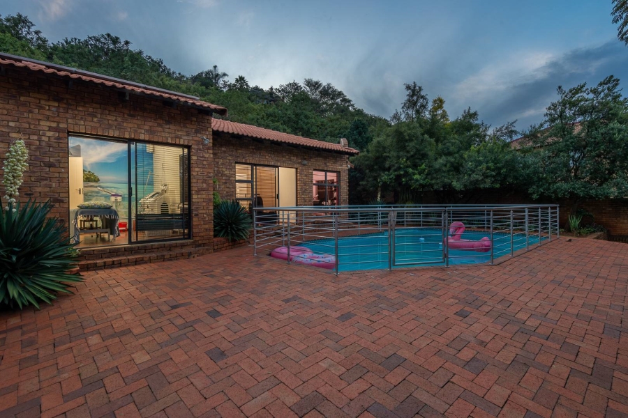 5 Bedroom Property for Sale in Glenvista Gauteng