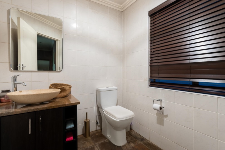 5 Bedroom Property for Sale in Glenvista Gauteng