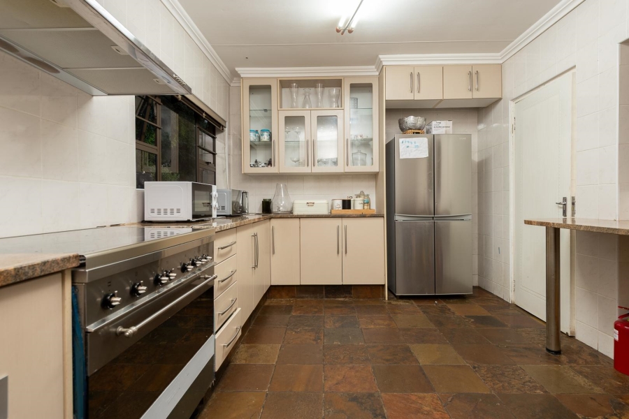 5 Bedroom Property for Sale in Glenvista Gauteng