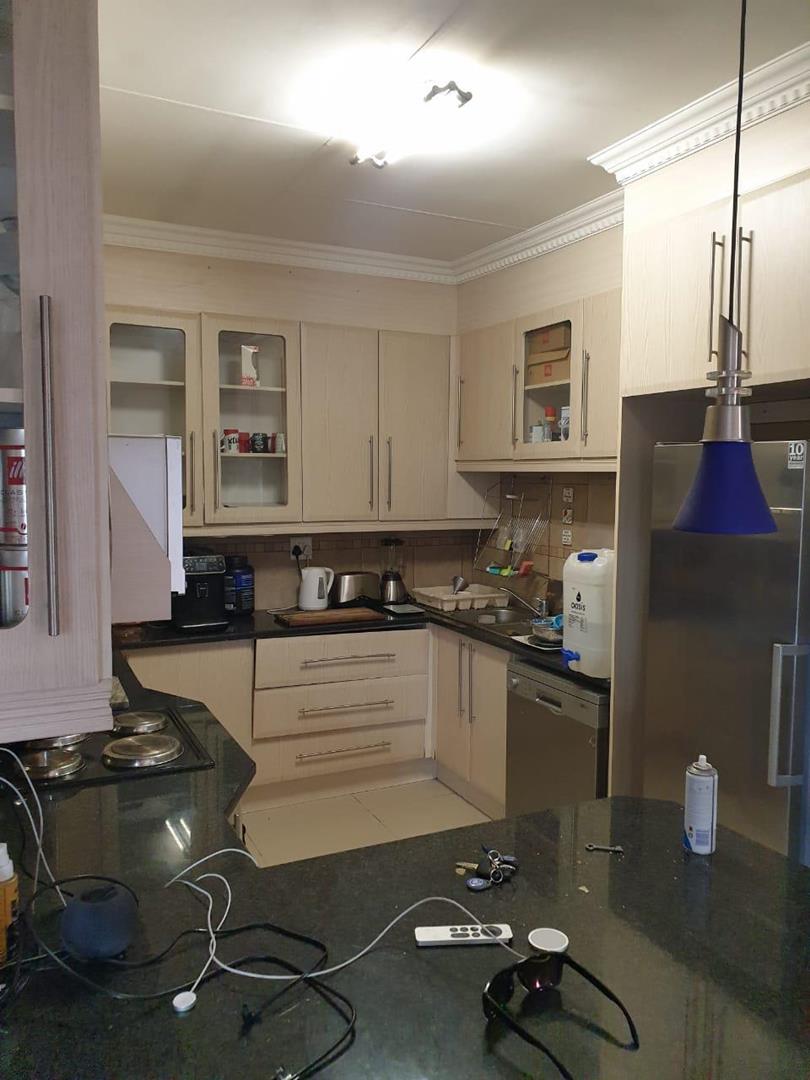 3 Bedroom Property for Sale in Honingnestkrans Gauteng