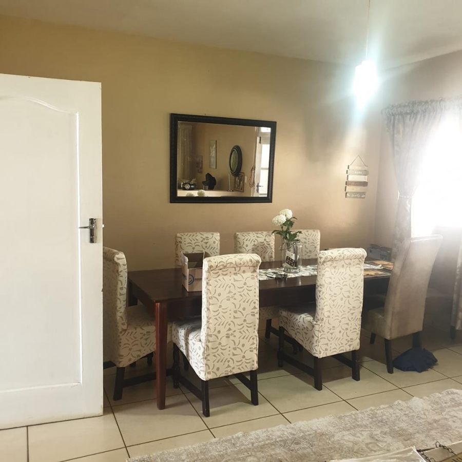 3 Bedroom Property for Sale in Honingnestkrans Gauteng