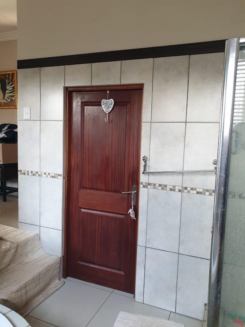 3 Bedroom Property for Sale in Honingnestkrans Gauteng