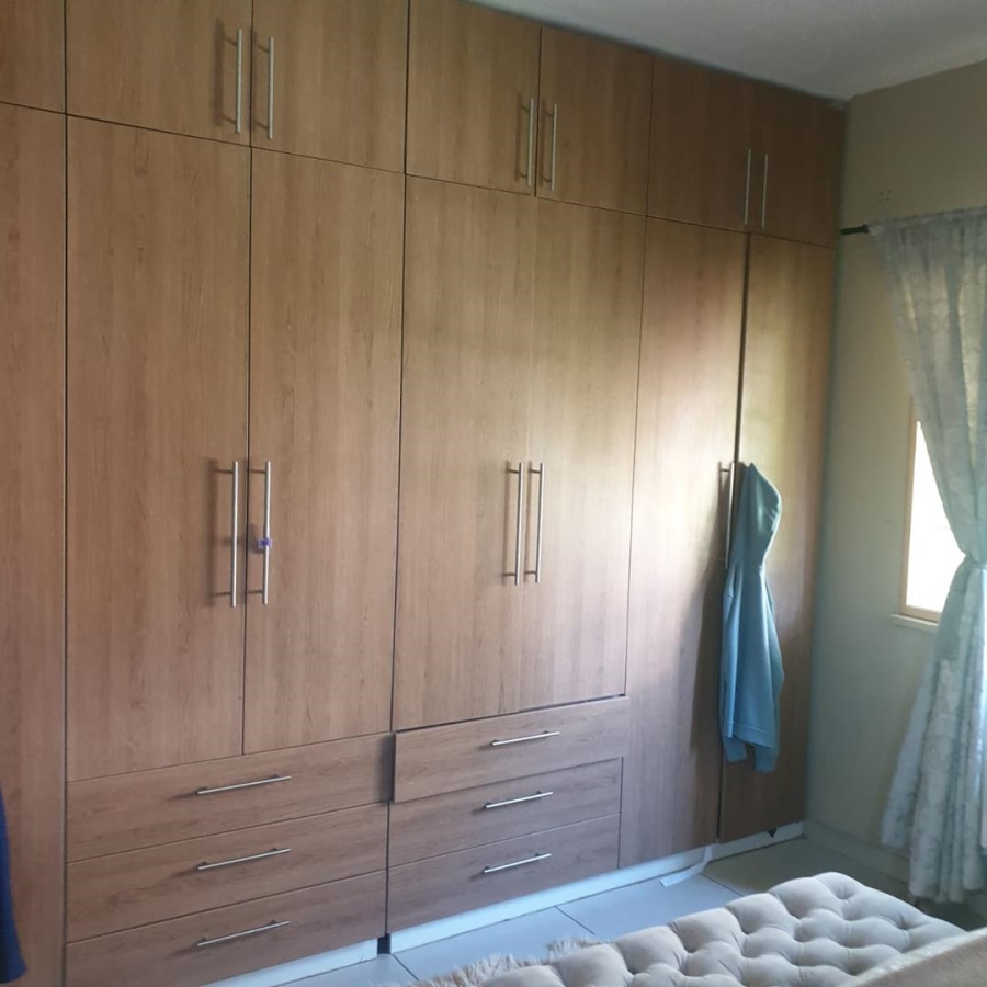 3 Bedroom Property for Sale in Honingnestkrans Gauteng