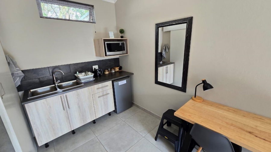 To Let 1 Bedroom Property for Rent in Eldoraigne Gauteng