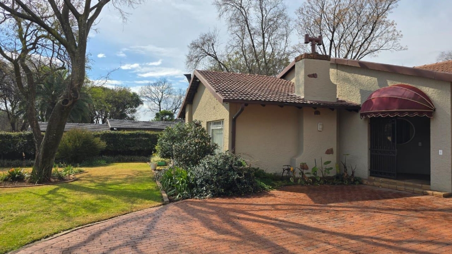 To Let 4 Bedroom Property for Rent in Eldoraigne Gauteng