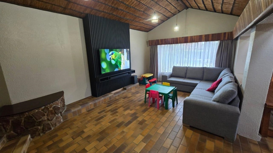 To Let 4 Bedroom Property for Rent in Eldoraigne Gauteng
