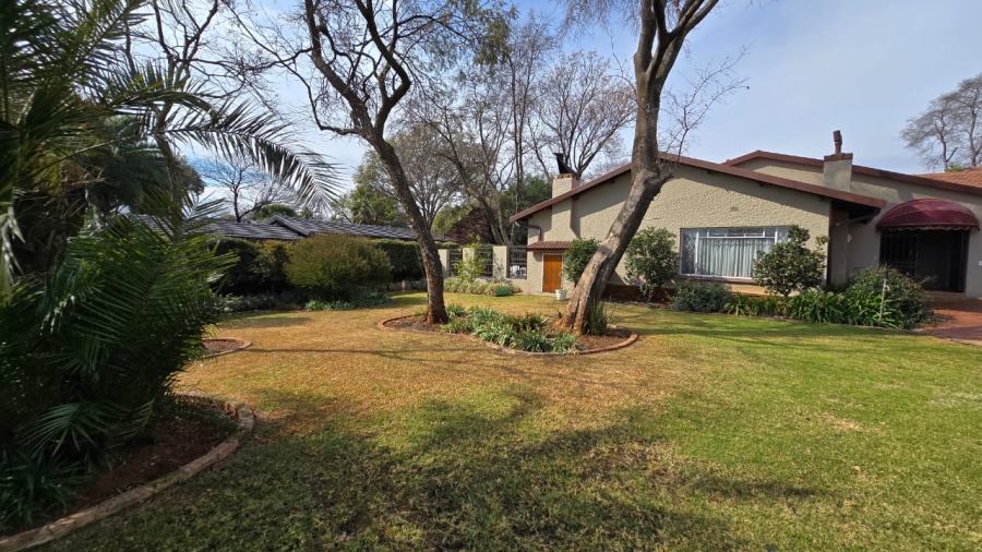 To Let 4 Bedroom Property for Rent in Eldoraigne Gauteng