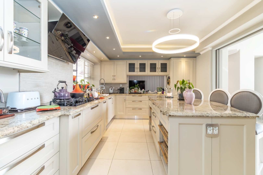 4 Bedroom Property for Sale in Northcliff Gauteng