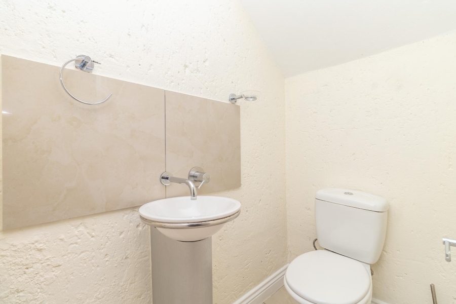 To Let 2 Bedroom Property for Rent in Morningside Gauteng
