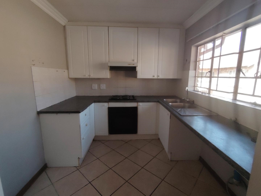 To Let 2 Bedroom Property for Rent in Amberfield Heights Gauteng