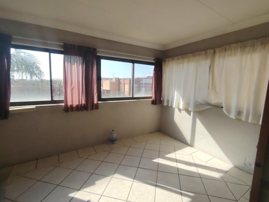 To Let 2 Bedroom Property for Rent in Amberfield Heights Gauteng