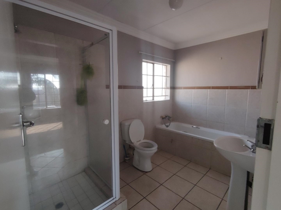 To Let 2 Bedroom Property for Rent in Amberfield Heights Gauteng