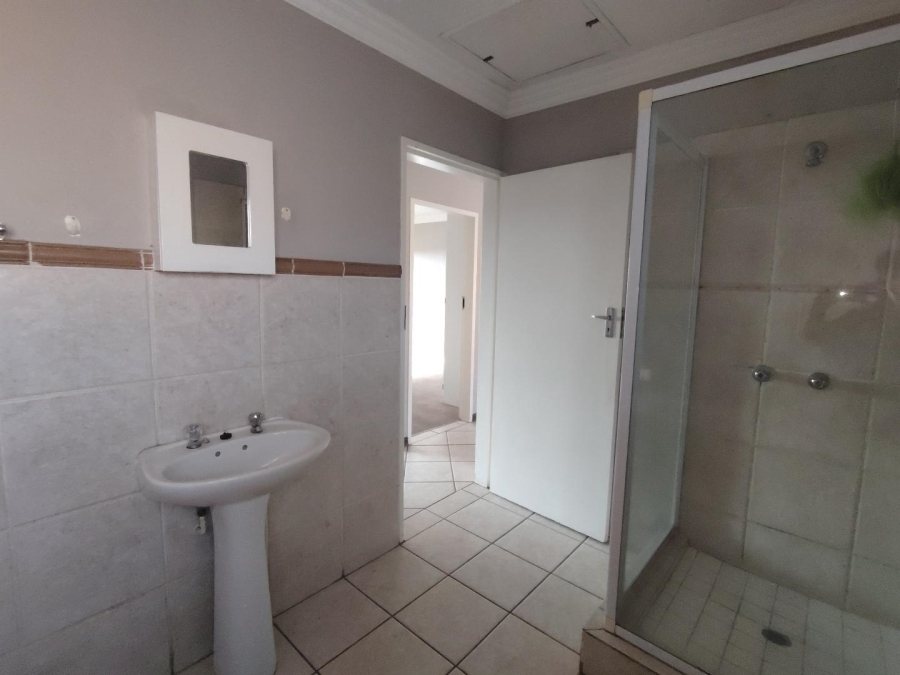 To Let 2 Bedroom Property for Rent in Amberfield Heights Gauteng