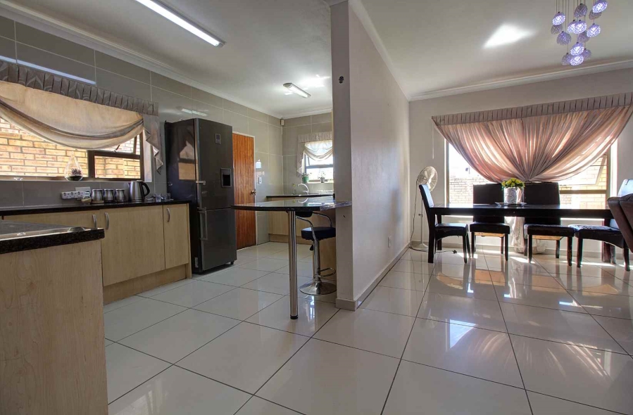 3 Bedroom Property for Sale in Honeydew Manor Gauteng