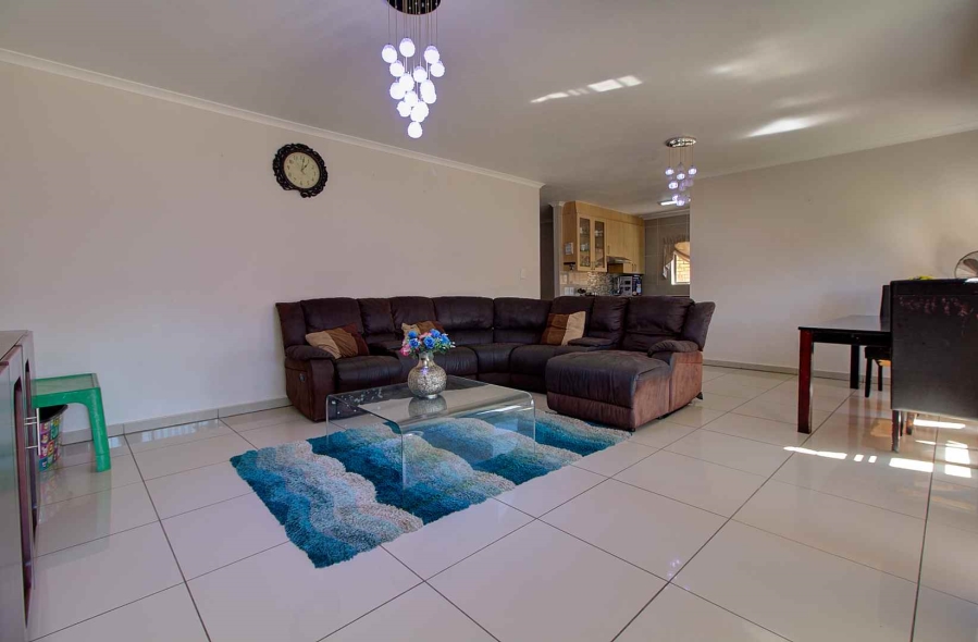 3 Bedroom Property for Sale in Honeydew Manor Gauteng