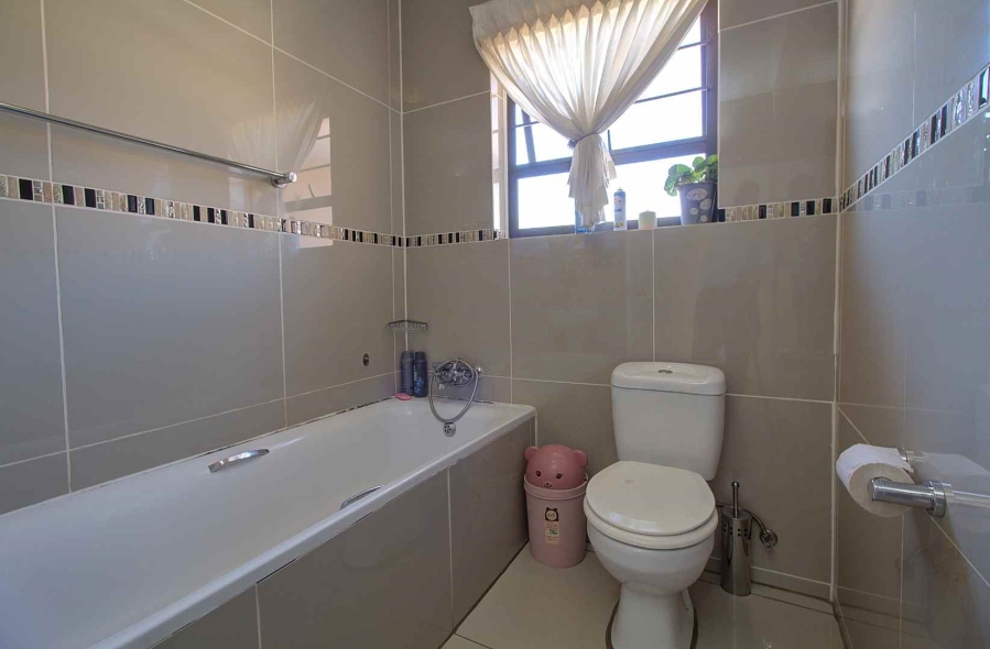 3 Bedroom Property for Sale in Honeydew Manor Gauteng