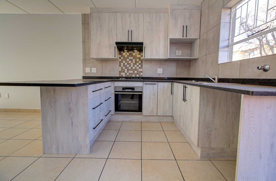 3 Bedroom Property for Sale in Wilgeheuwel Gauteng