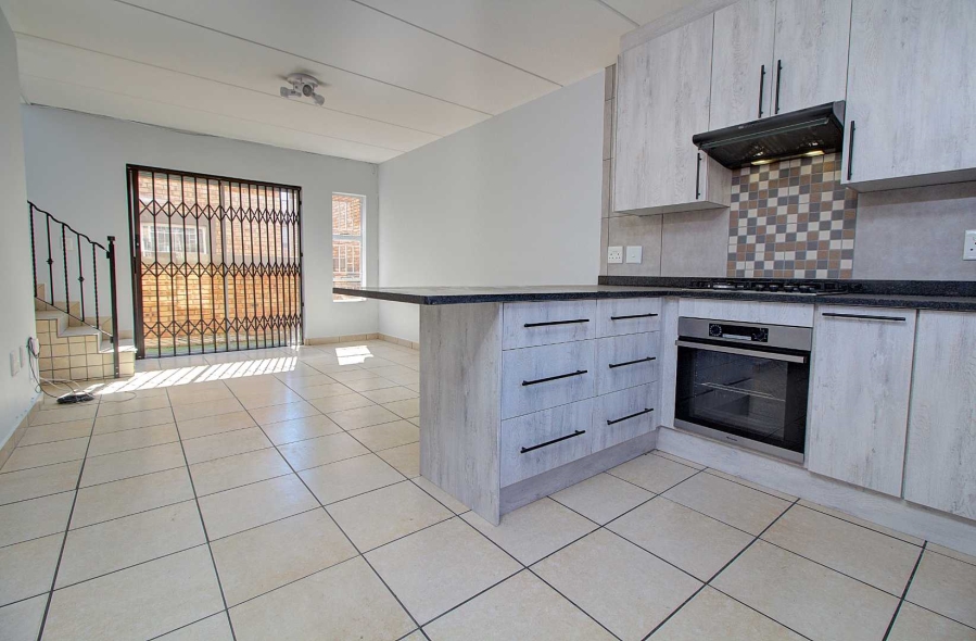3 Bedroom Property for Sale in Wilgeheuwel Gauteng