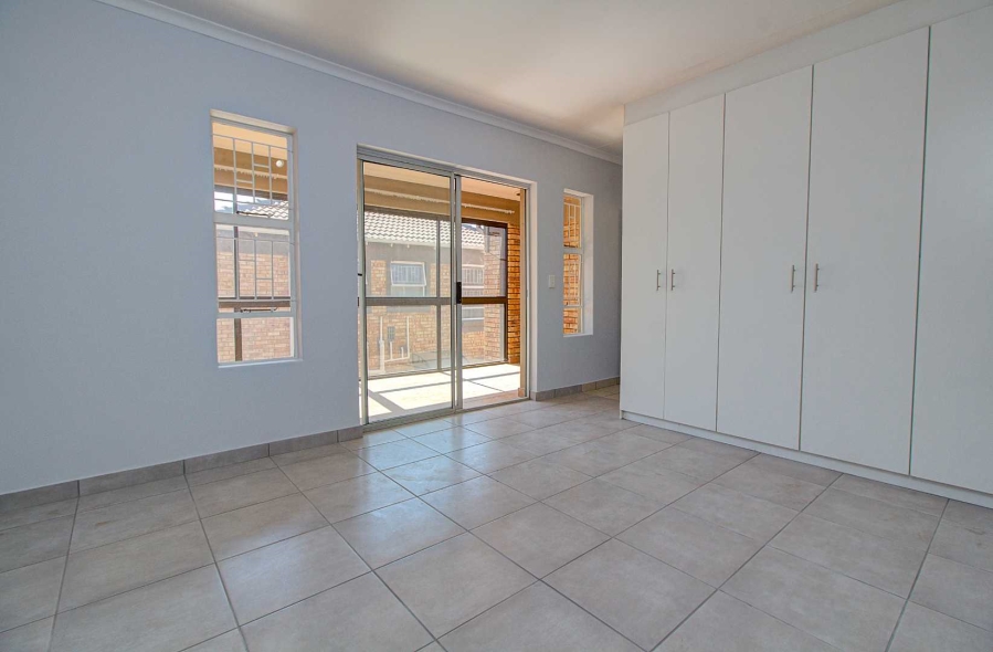 3 Bedroom Property for Sale in Wilgeheuwel Gauteng