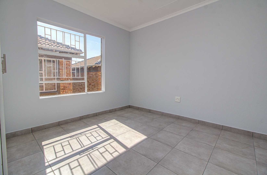 3 Bedroom Property for Sale in Wilgeheuwel Gauteng