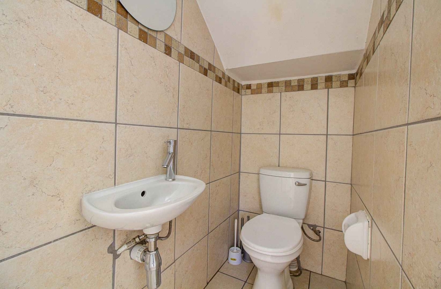 3 Bedroom Property for Sale in Wilgeheuwel Gauteng