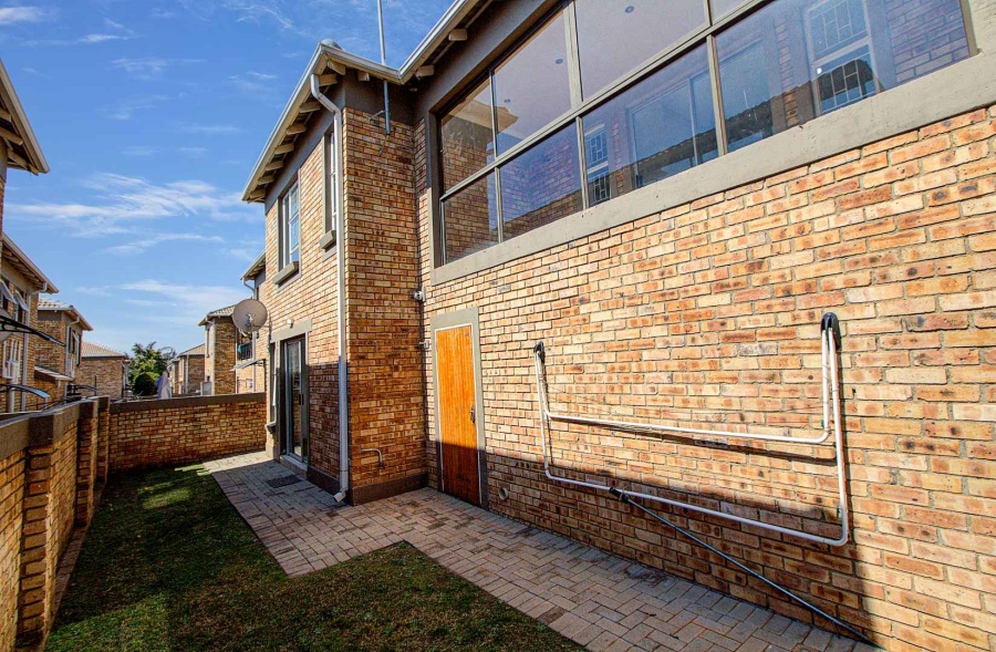 3 Bedroom Property for Sale in Wilgeheuwel Gauteng