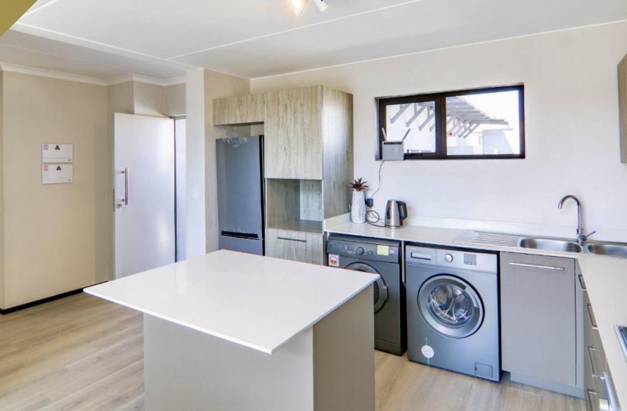 To Let 3 Bedroom Property for Rent in Broadacres Gauteng