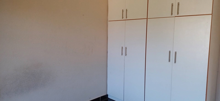 To Let 1 Bedroom Property for Rent in Rembrandt Park Gauteng