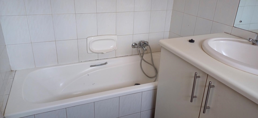 To Let 1 Bedroom Property for Rent in Rembrandt Park Gauteng