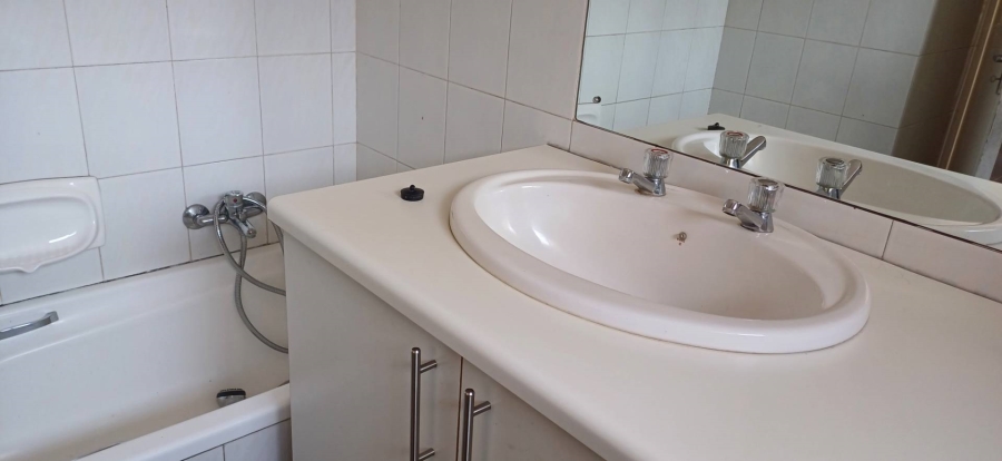 To Let 1 Bedroom Property for Rent in Rembrandt Park Gauteng
