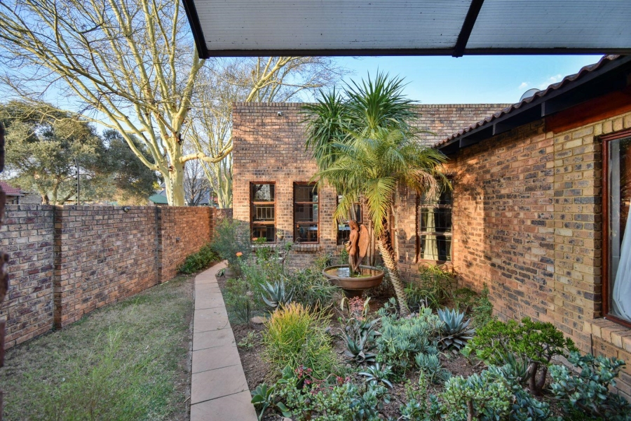 4 Bedroom Property for Sale in Moreleta Park Gauteng