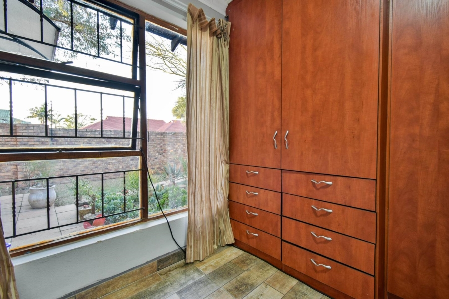 4 Bedroom Property for Sale in Moreleta Park Gauteng