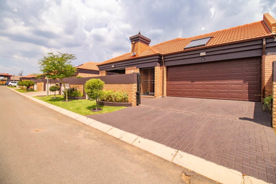 3 Bedroom Property for Sale in Brentwood Gauteng