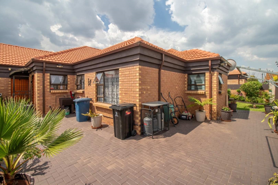 3 Bedroom Property for Sale in Brentwood Gauteng