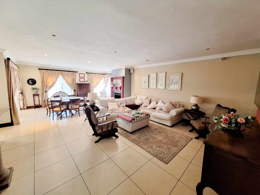 To Let 4 Bedroom Property for Rent in The Wilds Gauteng