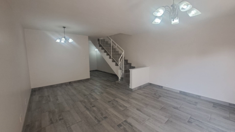 To Let 2 Bedroom Property for Rent in Robindale Gauteng