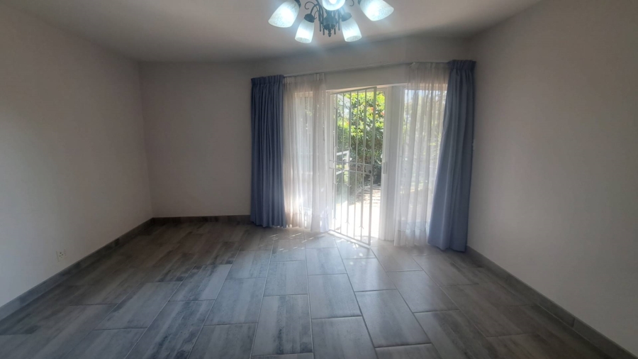 To Let 2 Bedroom Property for Rent in Robindale Gauteng