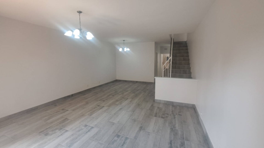 To Let 2 Bedroom Property for Rent in Robindale Gauteng