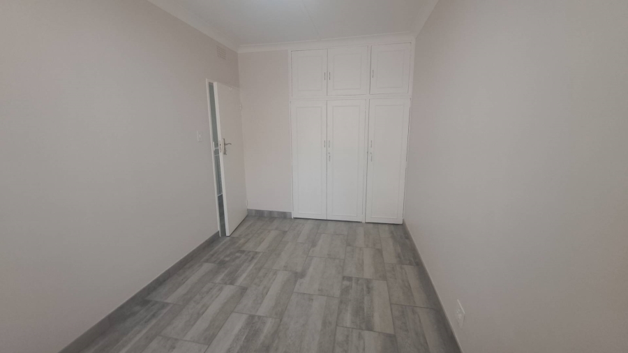 To Let 2 Bedroom Property for Rent in Robindale Gauteng